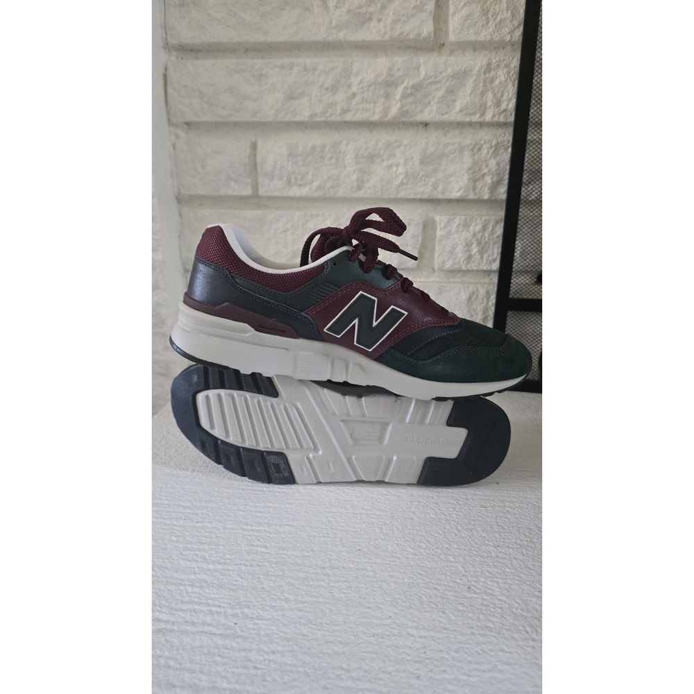 New balance CM997HWA size 9.5 D new with Box blue/burgundy